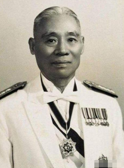 历史人物缩影：蒋介石的八大金刚，七人逃到台湾，一人留在大陆