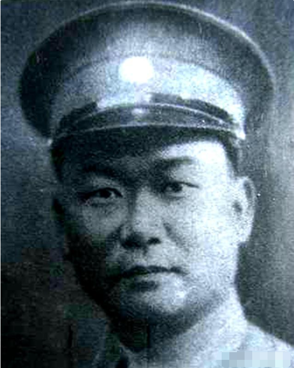 历史人物缩影：蒋介石的八大金刚，七人逃到台湾，一人留在大陆